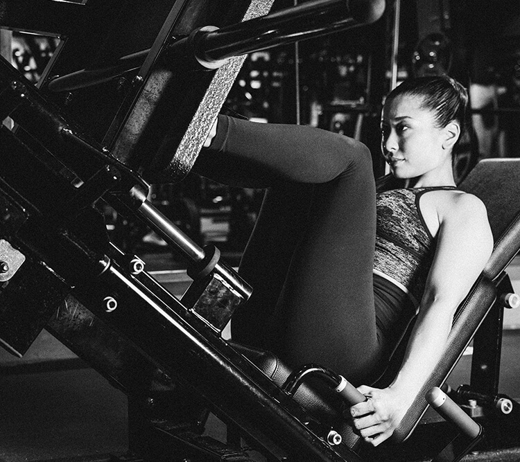 カタログ　THE FITNESS　ザ・フィットネス 去年よりレベルアップしたサイドポーズ✨ 来年は更に